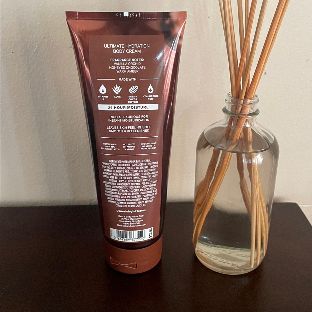 Bath and Bodyworks Chocolate Amber Body Cream - Picture 2 of 3